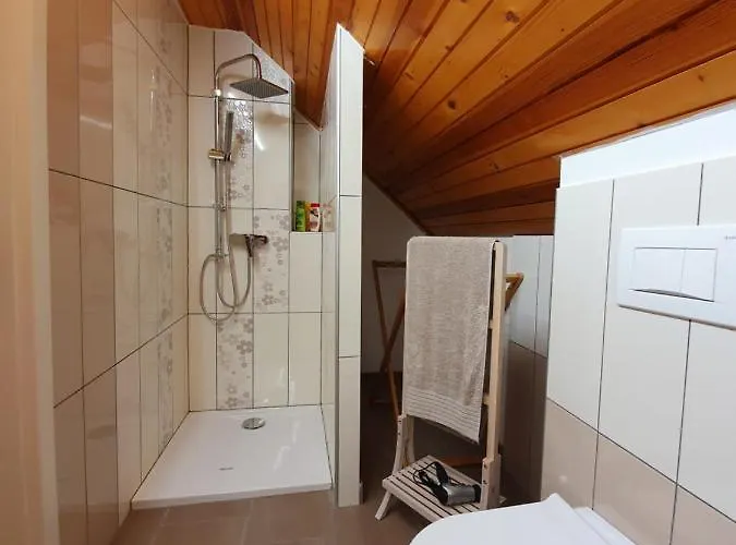 Veronica's Place In The Mountains * سيركلجي نا جورينجسكيم